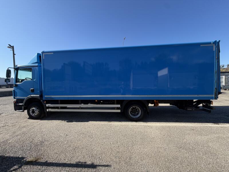 MAN Skříň 18 palet čelo Palfinger