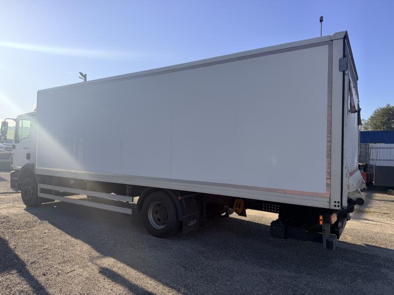 MAN 15.290 skříň, čelo, 18 palet